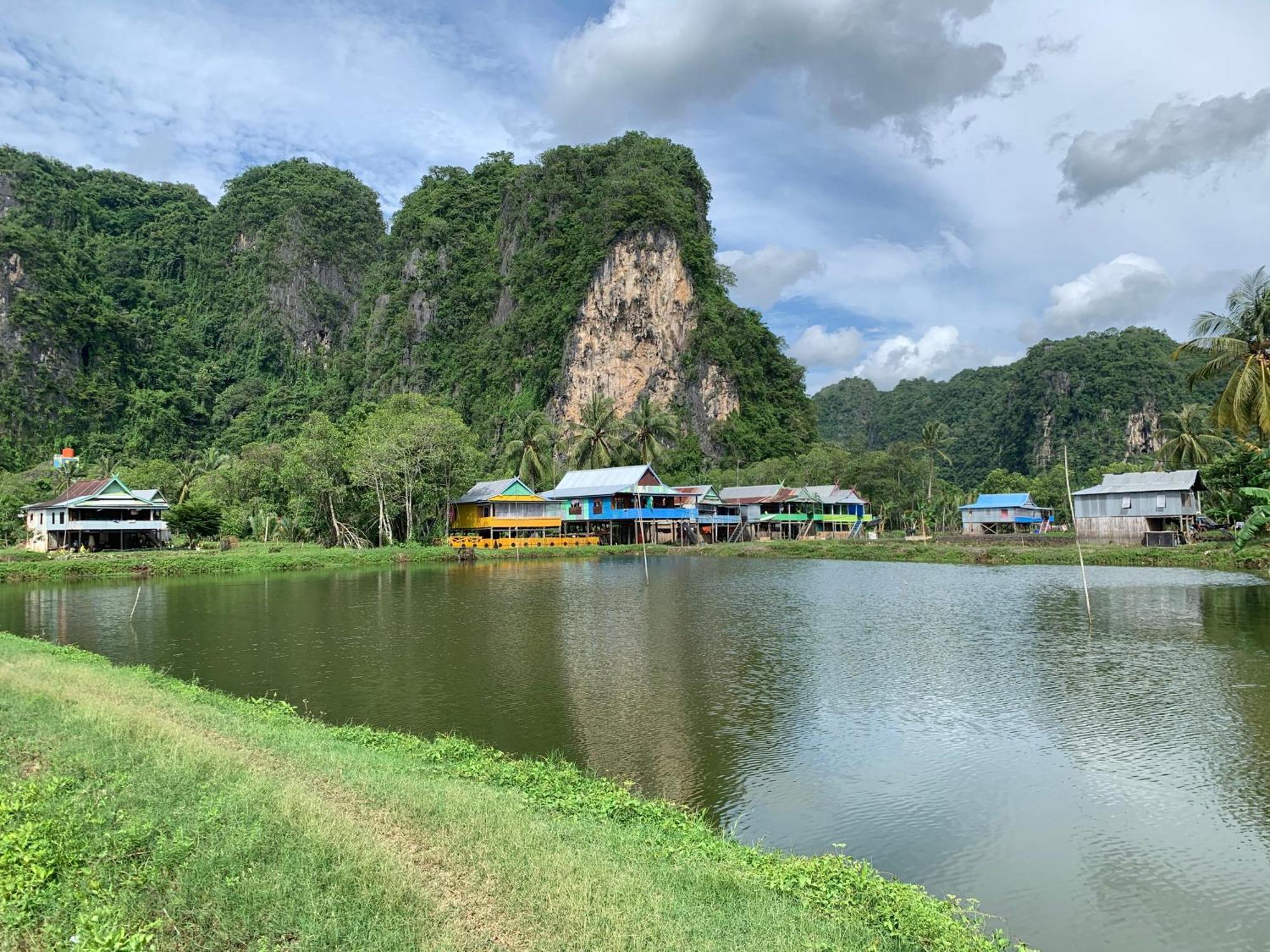 Nasrul House Homestay For Backpackers Maros Luaran gambar